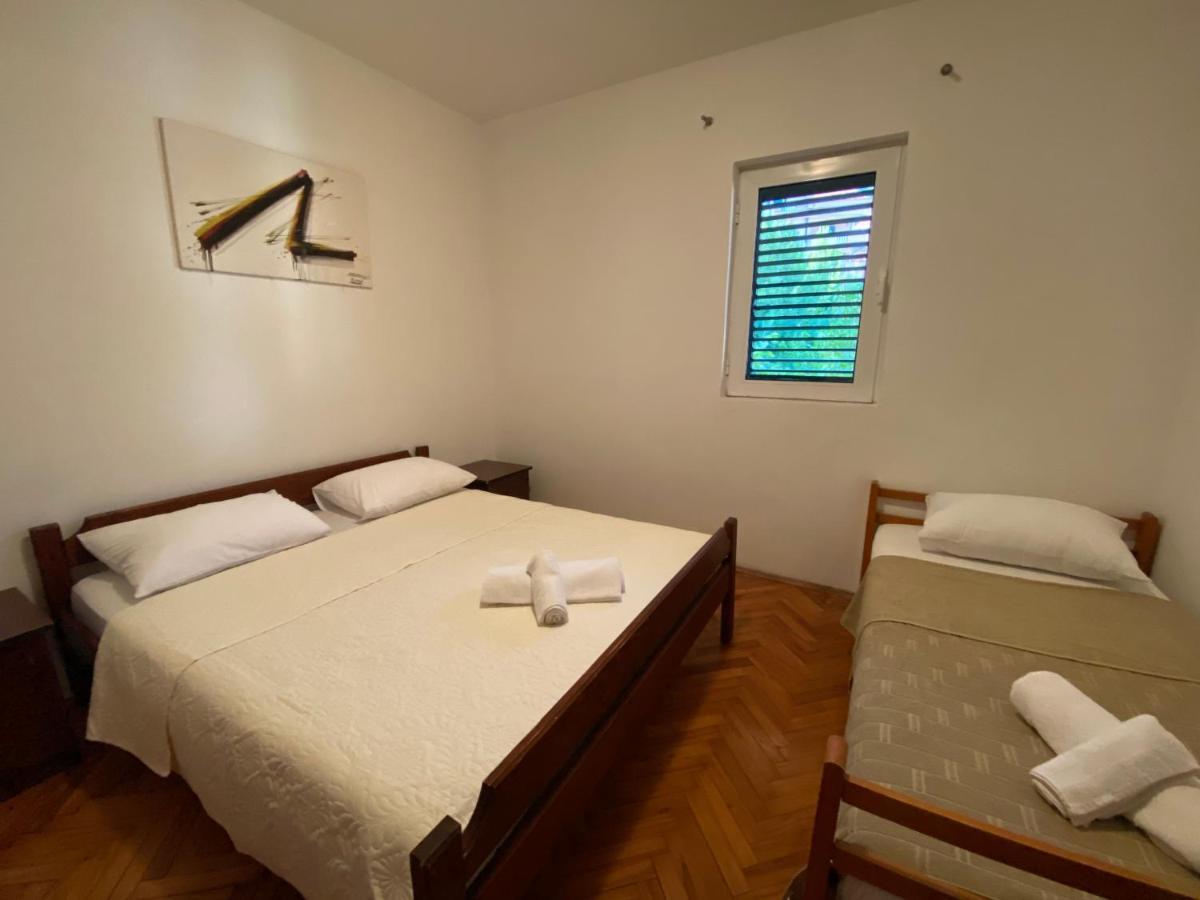 Apartments Mandarina Garden Petrovac Екстер'єр фото