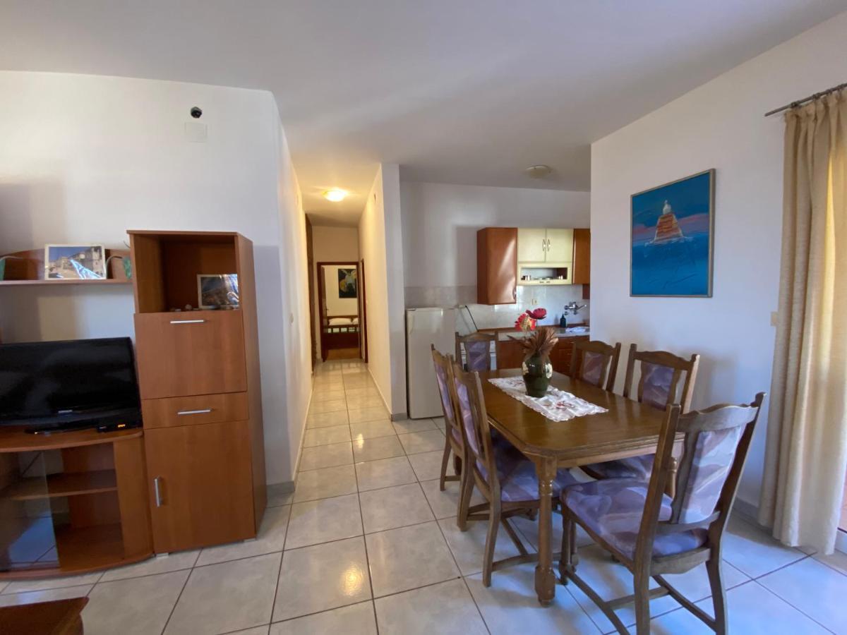 Apartments Mandarina Garden Petrovac Екстер'єр фото