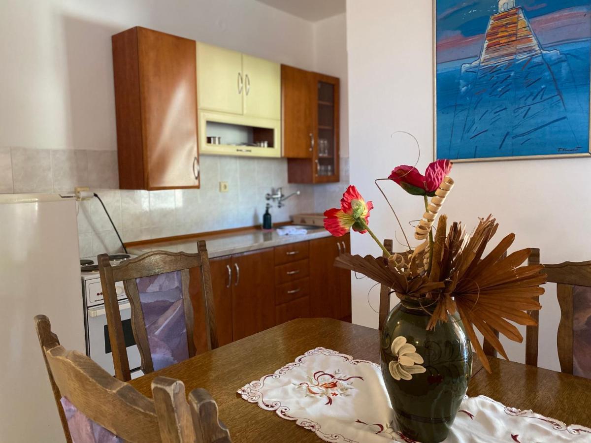 Apartments Mandarina Garden Petrovac Екстер'єр фото