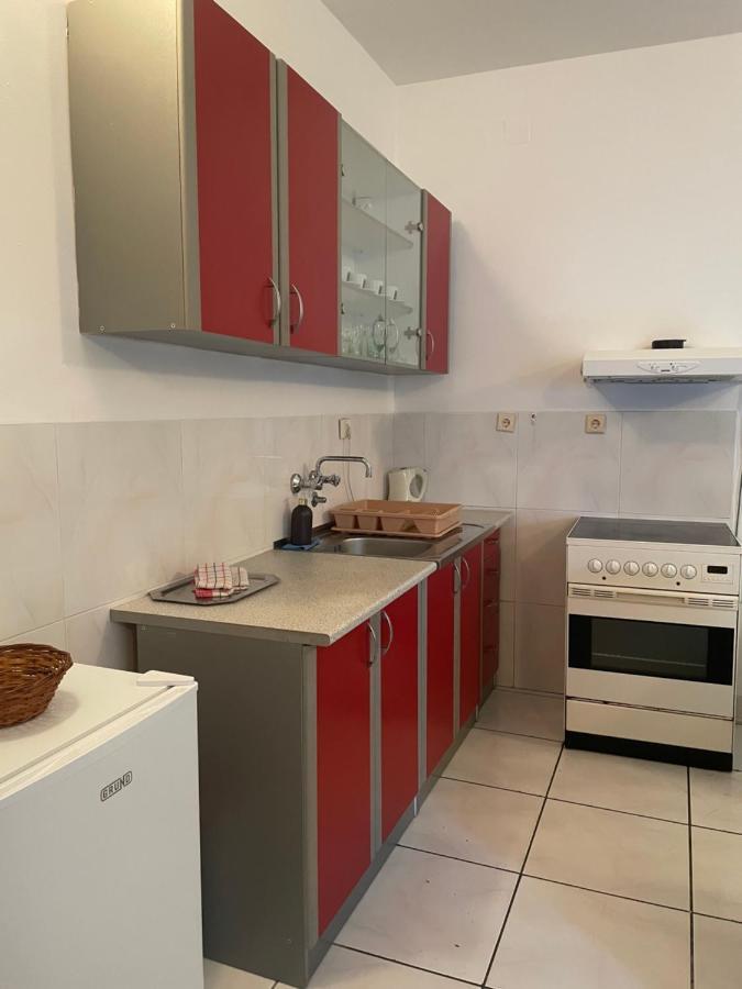 Apartments Mandarina Garden Petrovac Екстер'єр фото