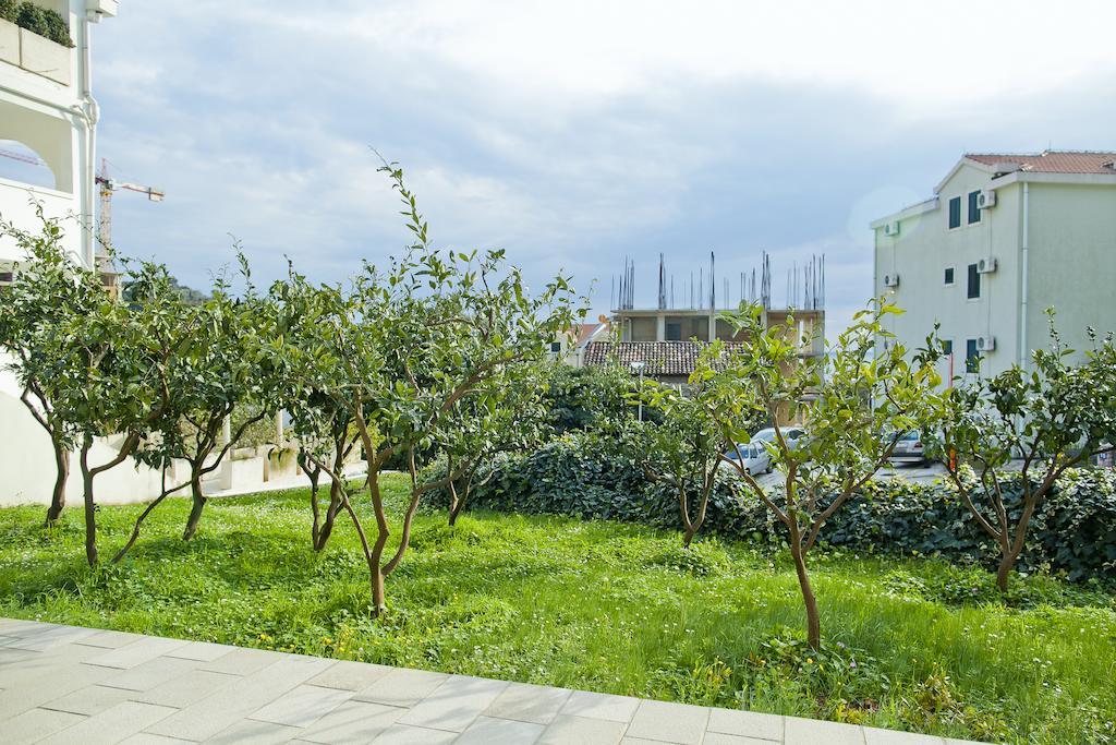 Apartments Mandarina Garden Petrovac Номер фото