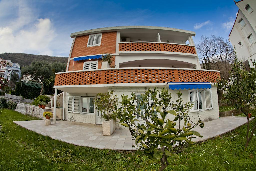 Apartments Mandarina Garden Petrovac Екстер'єр фото